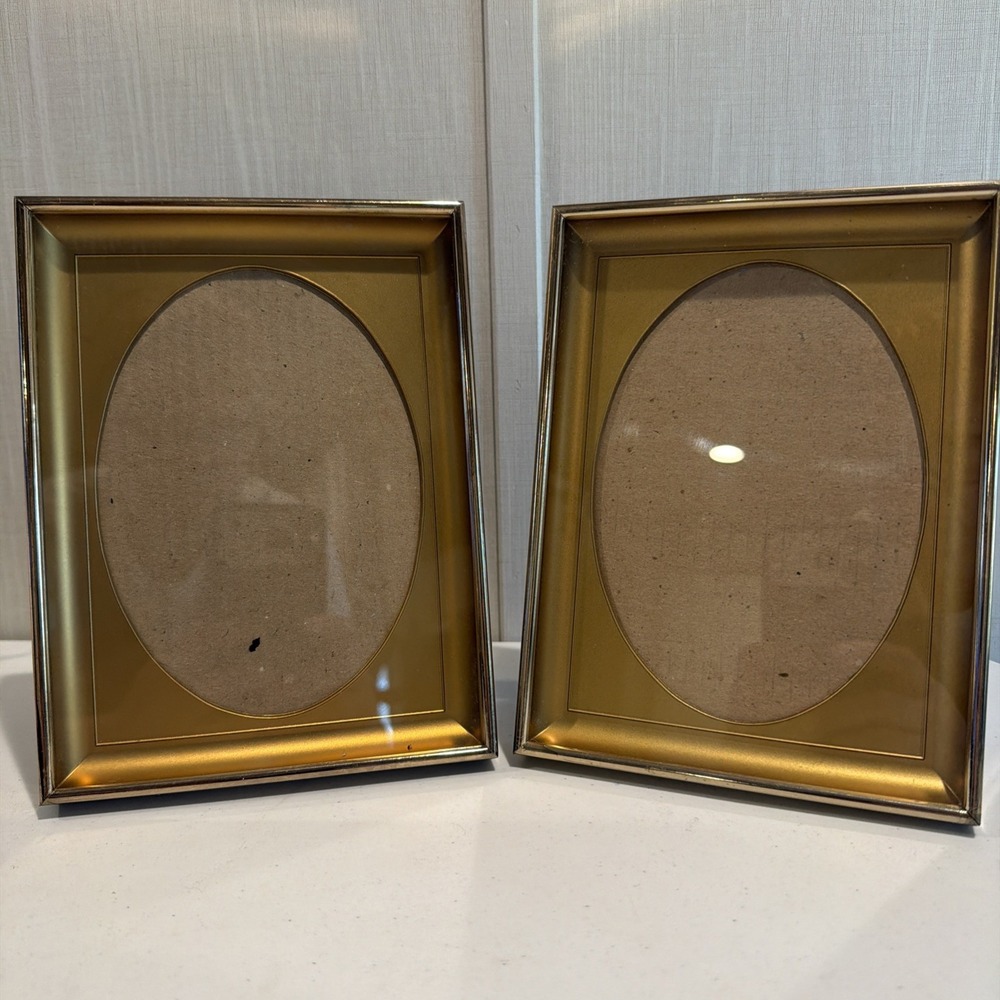 Two Vtg Gold Tone Shadowbox Picture Frame 5X7 Filigree Oval Insert Tabletop Wall